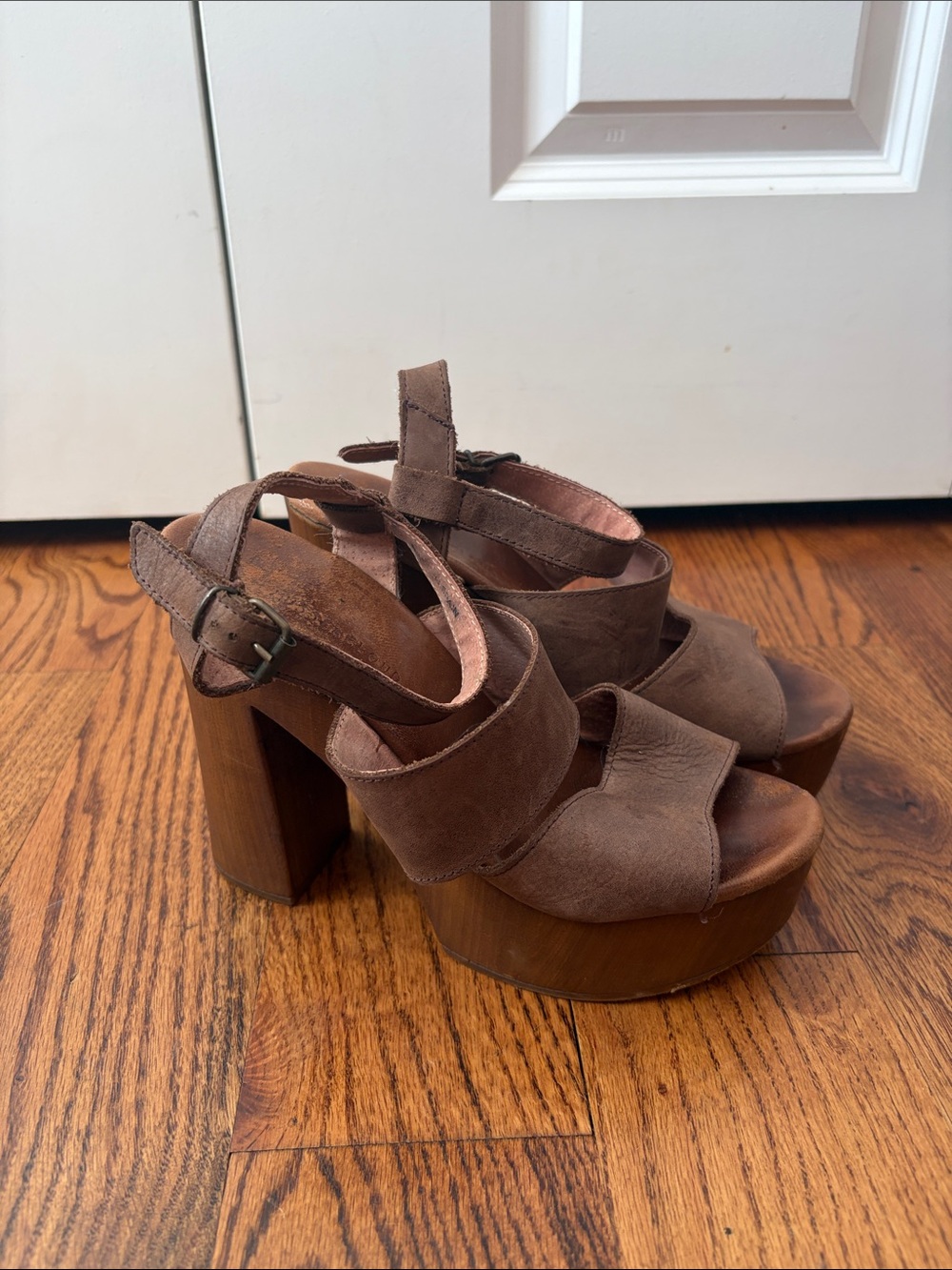 Musse & cloud wooden/leather platform heels size 38/7